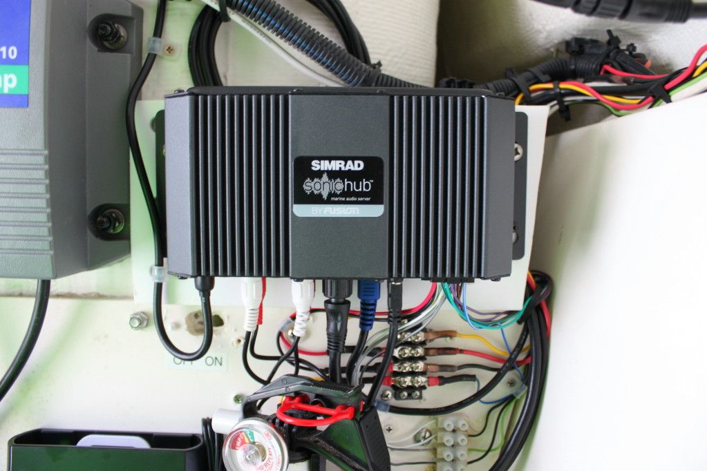 Simrad Sonichub - The Hull Truth