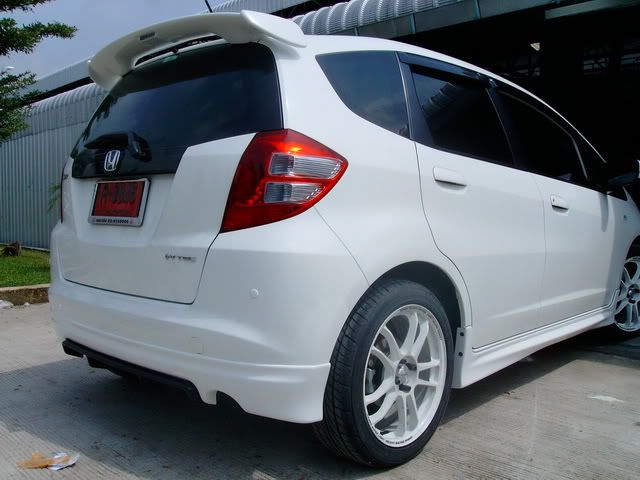 [ขาย] ชุดแต่ง Honda New Model ติดตั้งถึงบ้าน / กรอบป้าย,ป้ายพับ,กันสาด,Logo,Sticker ส่งฟรี
