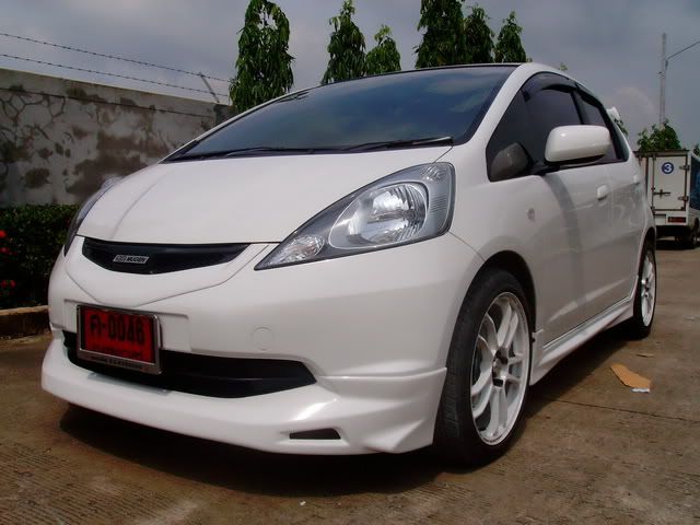 [ขาย] ชุดแต่ง Honda New Model ติดตั้งถึงบ้าน / กรอบป้าย,ป้ายพับ,กันสาด,Logo,Sticker ส่งฟรี