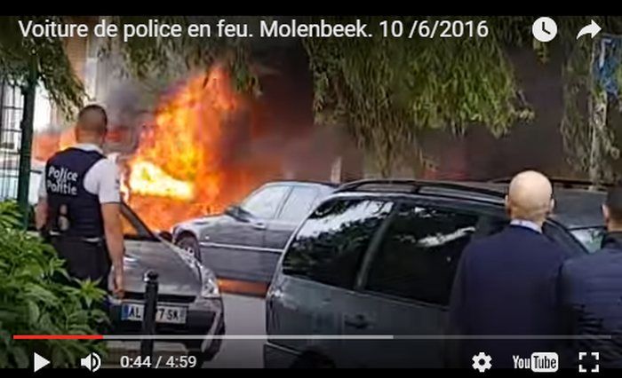  photo muslims_torch_police_car_molenbeek_10062016_zpsentmvi52.jpg