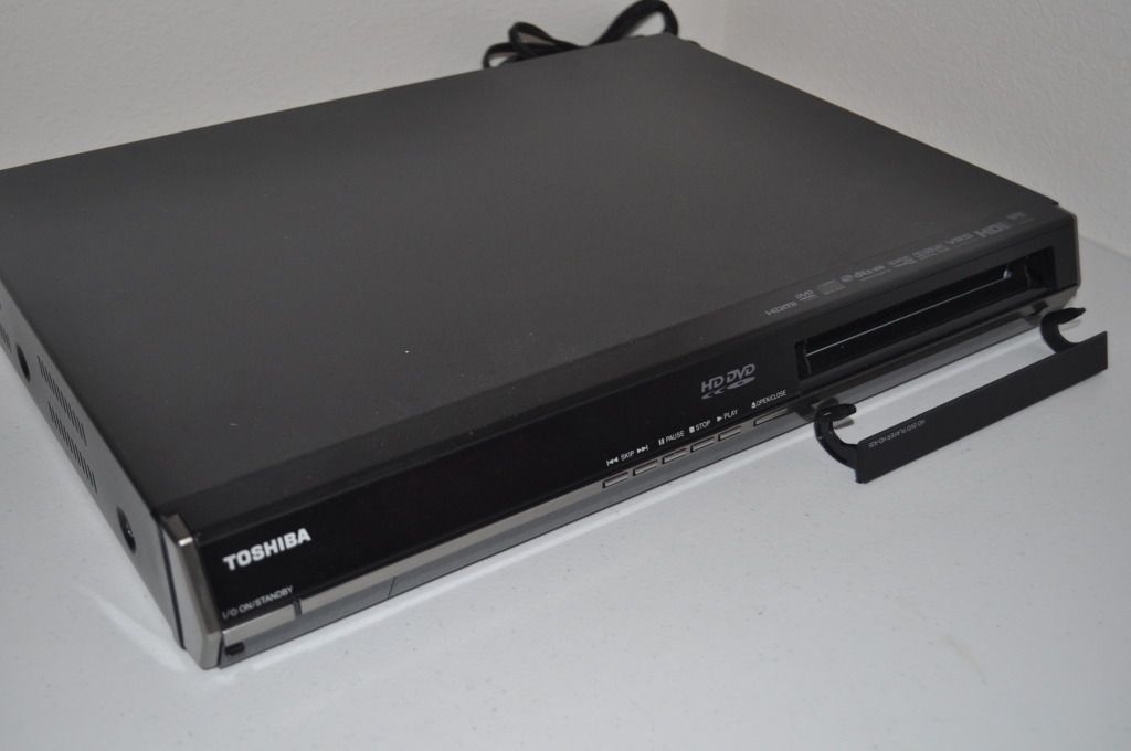 Toshiba HD A35KU 1080p HD DVD Player with 5 HD DVD Movies  