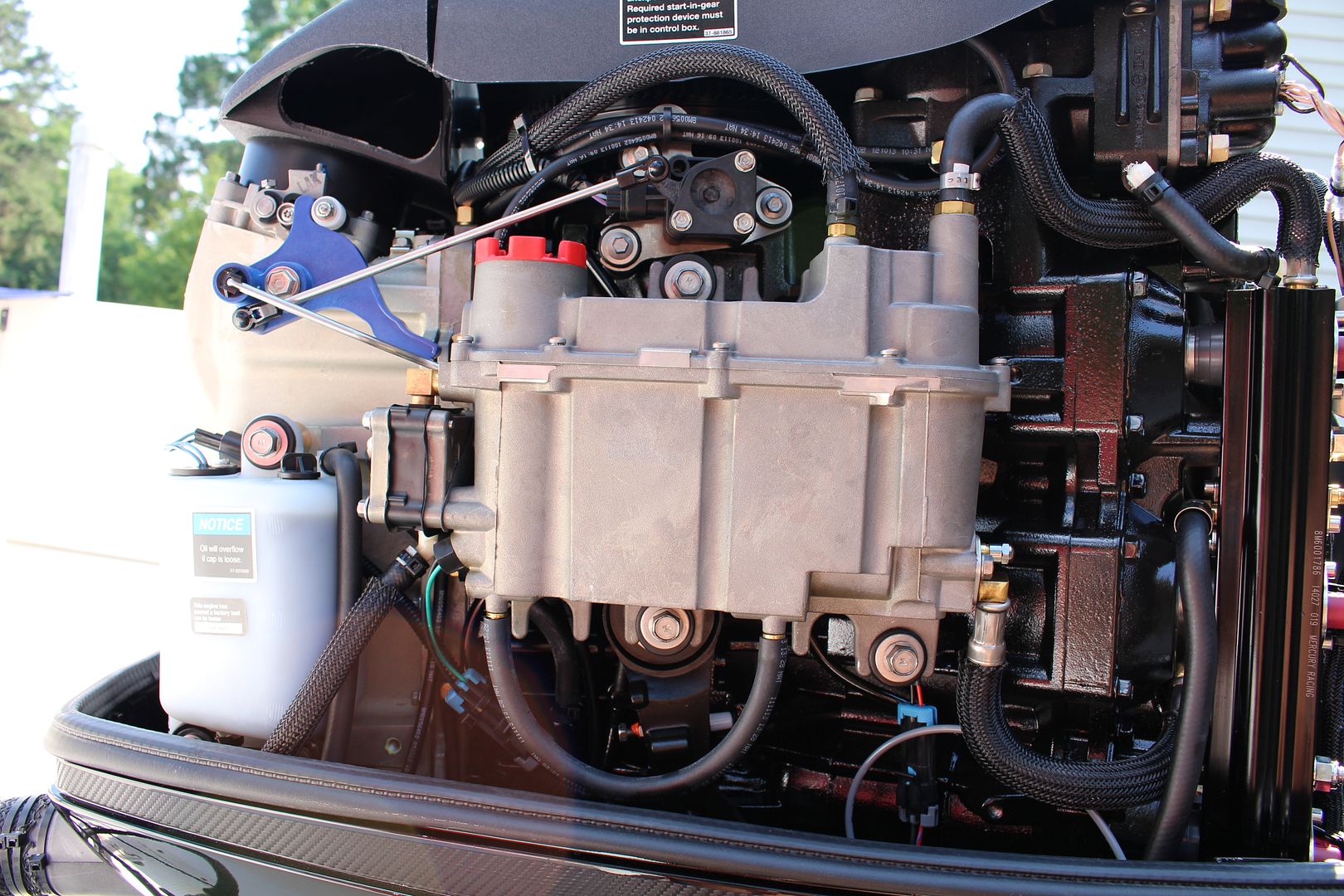 2014 225 Opti oil tank and fuel pump